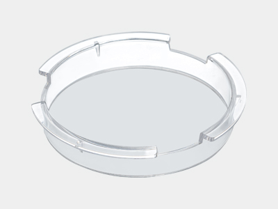 嵌入皿側(cè)面有三個(gè)開(kāi)窗設(shè)計(jì)，方便實(shí)驗(yàn)時(shí)拿取和培養(yǎng)環(huán)境的氣體交換，也可用于標(biāo)準(zhǔn)移液器加/取液