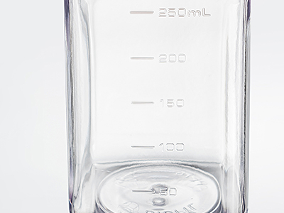 瓶身透明度高，刻度線清晰、準確