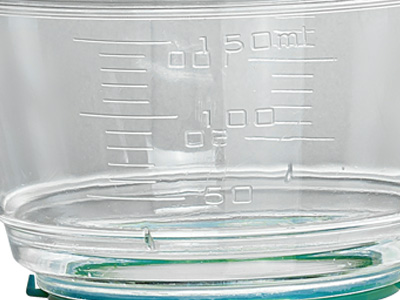 杯體透明，刻度清晰，便于觀察容量